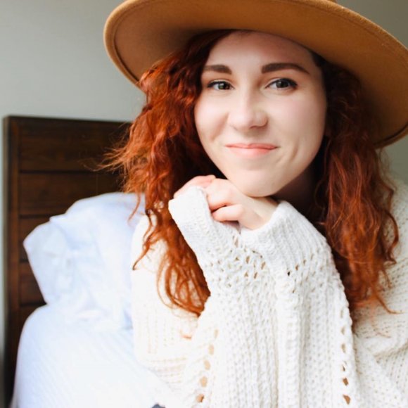 Meet Your Posher, Lauren! - Picture 1 of 1